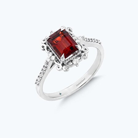 Pırlanta Garnet Emerald Kesim Yüzük