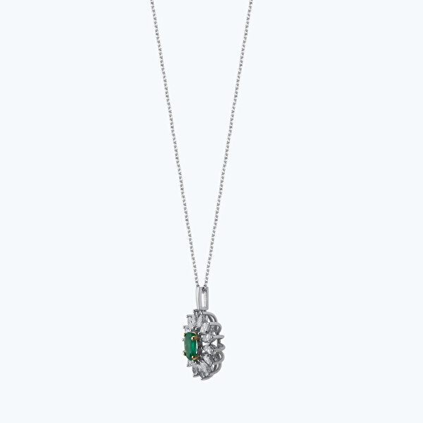 0.76 Karat Pırlanta Zümrüt Oval Kolye
