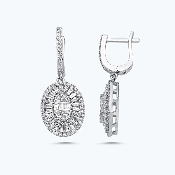 0.94 Karat Pırlanta Baget Taşlı Oval Küpe
