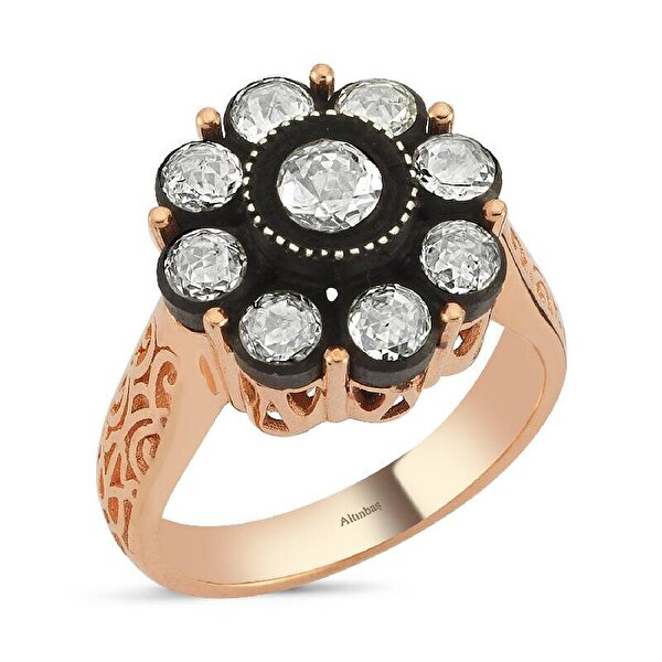 0.84 Karat Elmas Çiçek Yüzük