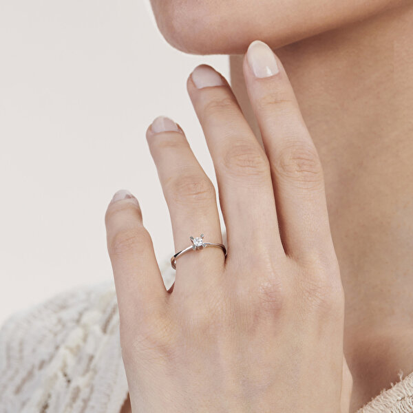 0.15 Karat Pırlanta Tektaş Yüzük