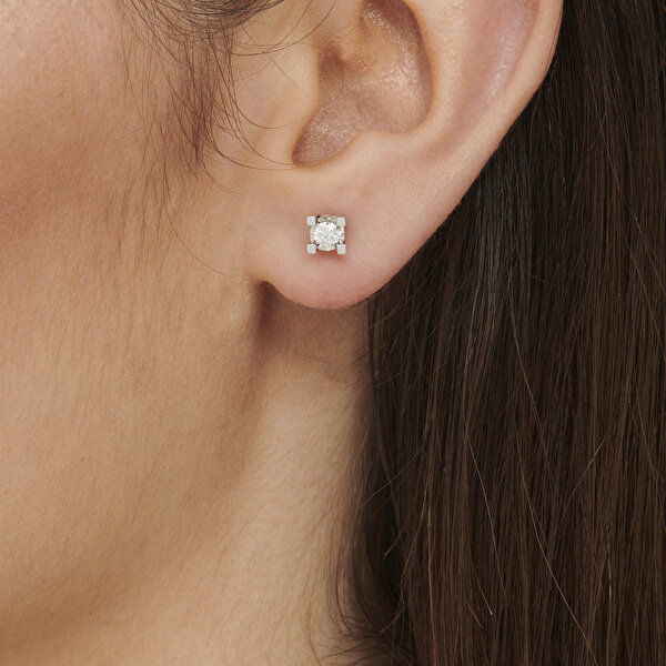 0.61 Karat Pırlanta Tektaş Küpe