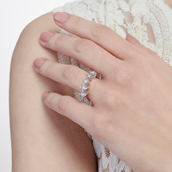 0.09 Karat Pırlanta Beştaş Yüzük