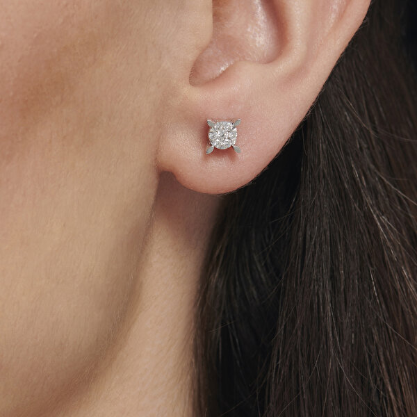 Pırlanta Tektaş Küpe