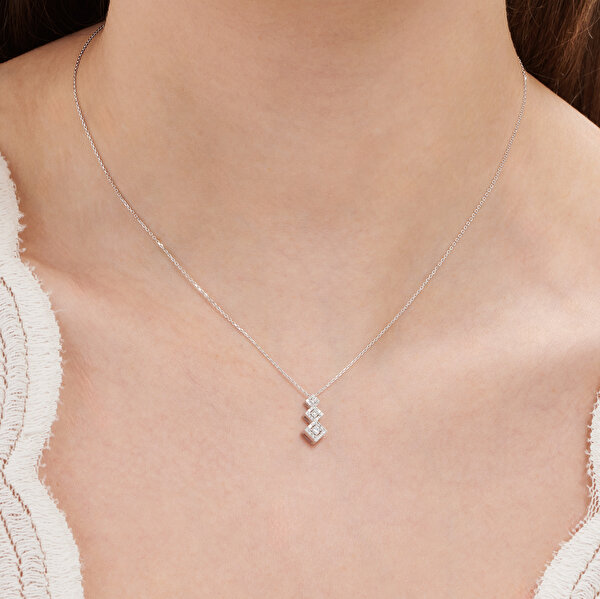 0.17 Karat Pırlanta Tria Kolye