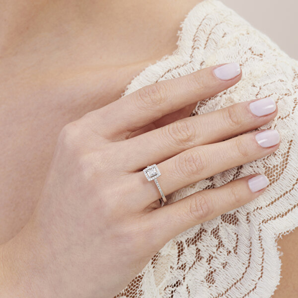 0.27 Karat Prenses Kesim Pırlanta Tektaş Yüzük