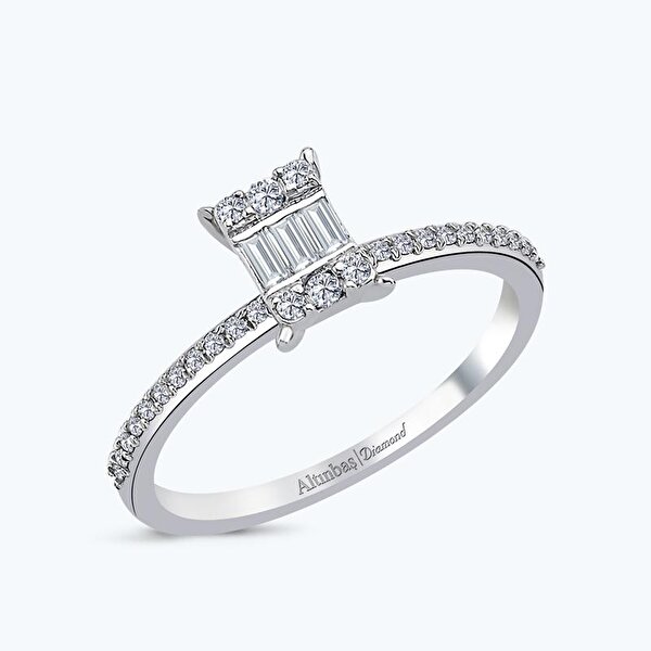 0.24 Karat Pırlanta Kolları Taşlı Baget Yüzük