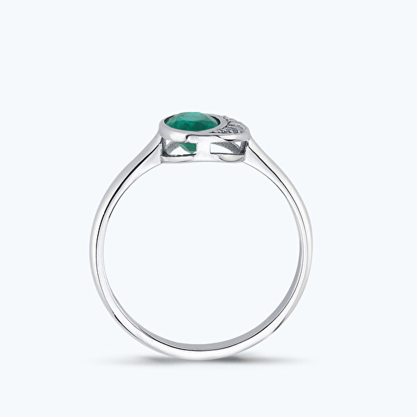 0.68 Karat Pırlanta Zümrüt Oval Yüzük