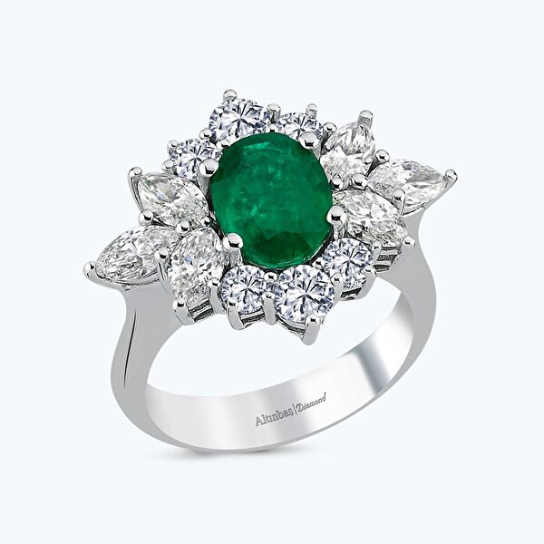 3.69 Karat Pırlanta Zümrüt Oval Yüzük