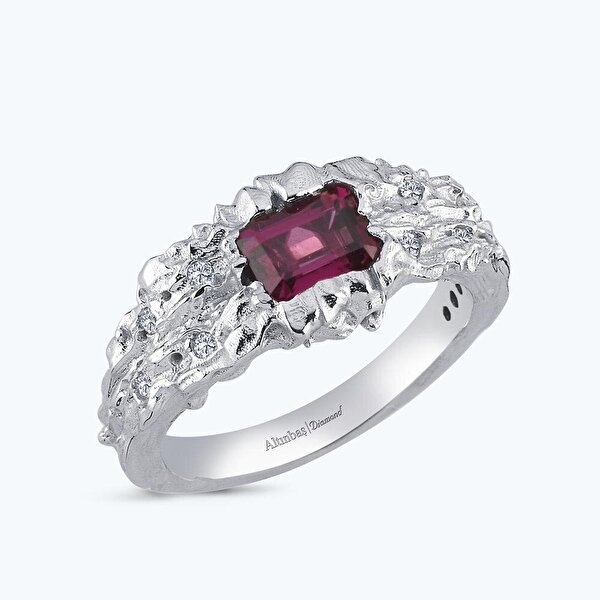 0.09 Karat Pırlanta Rhodolite Emerald Kesim Yüzük