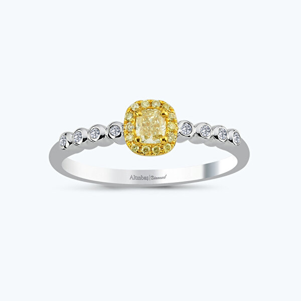 0.24 Karat Pırlanta Cushion Kesim Yüzük