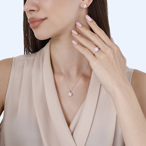 0.30 Karat Pırlanta Lotus Çiçeği Küpe