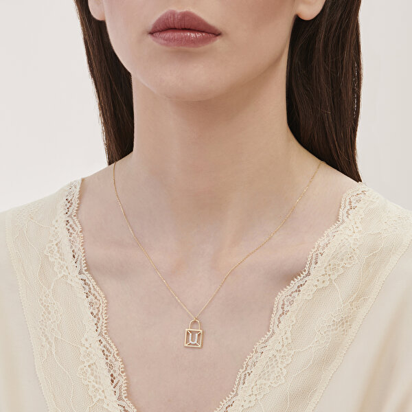 Altın U Harfi Kolye