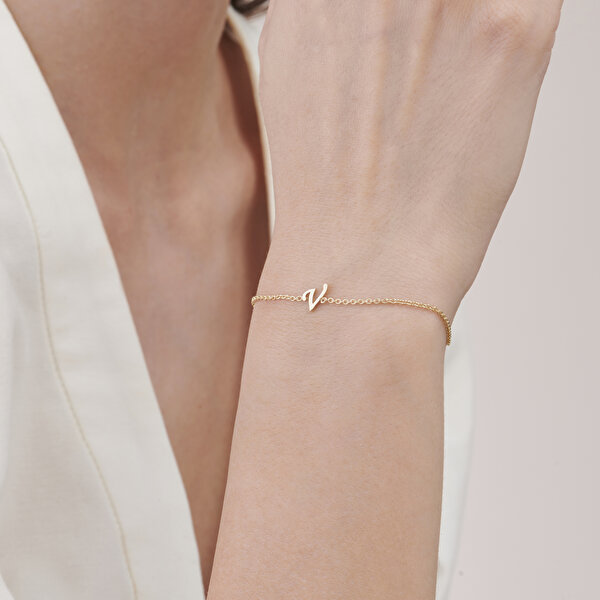 Altın V Harfi Bileklik