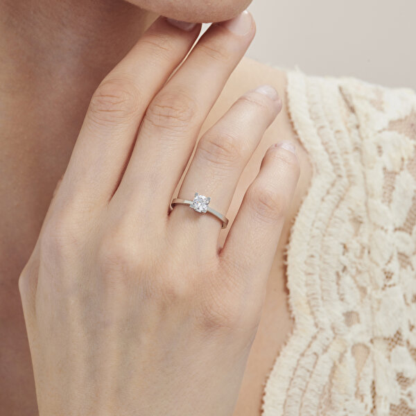 Altın Tektaş Yüzük