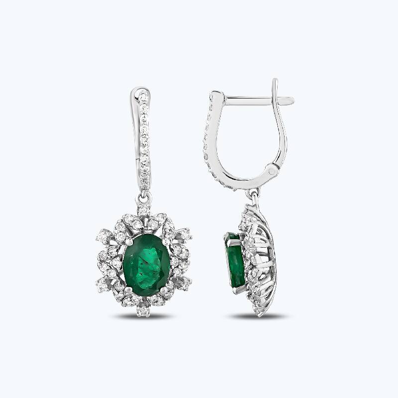 0.64 Carat Emerald Diamond Earring