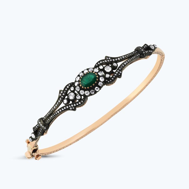 0.96 Carat Emerald Diamond Bracelet