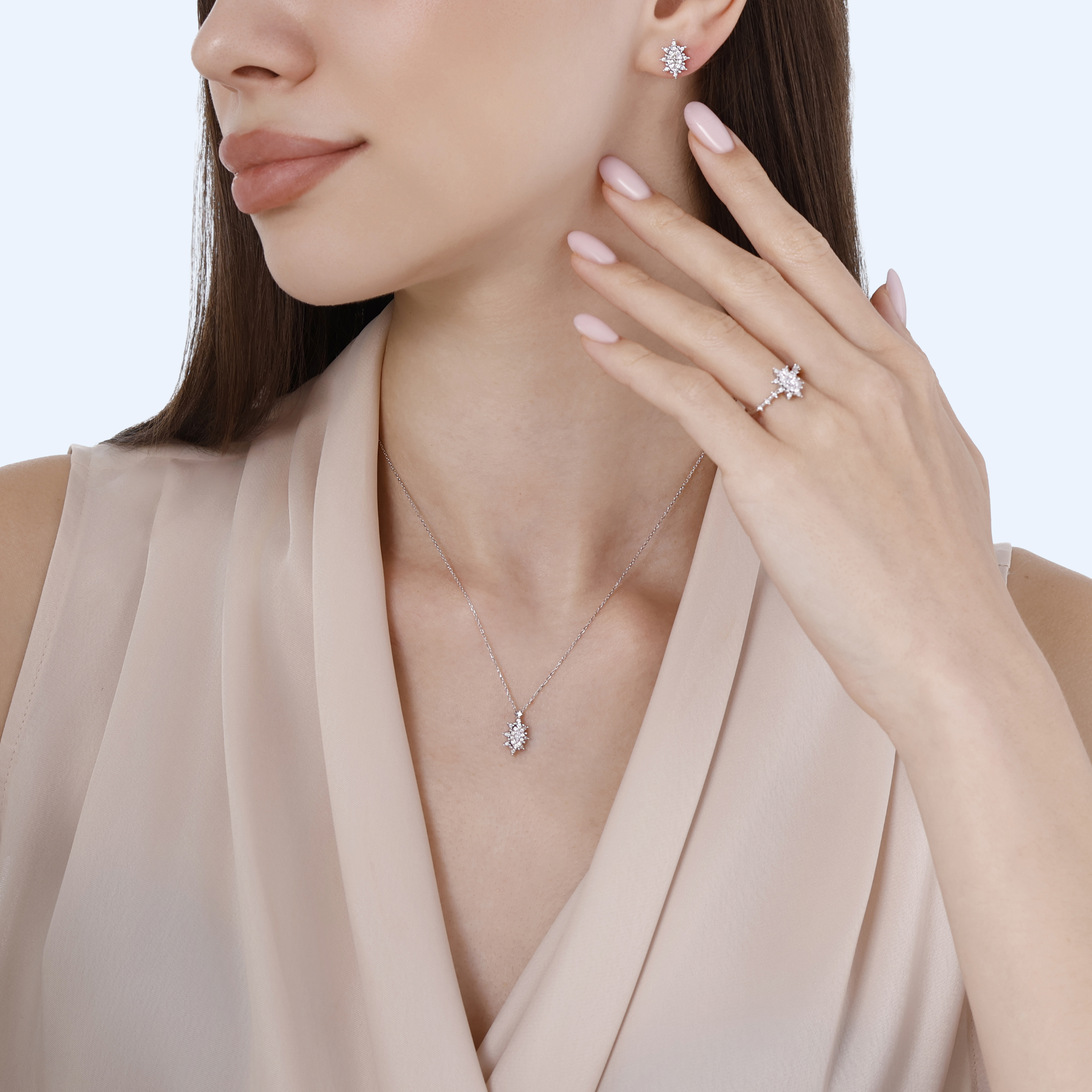 0.18 Karat Pırlanta Lotus Çiçeği Kolye