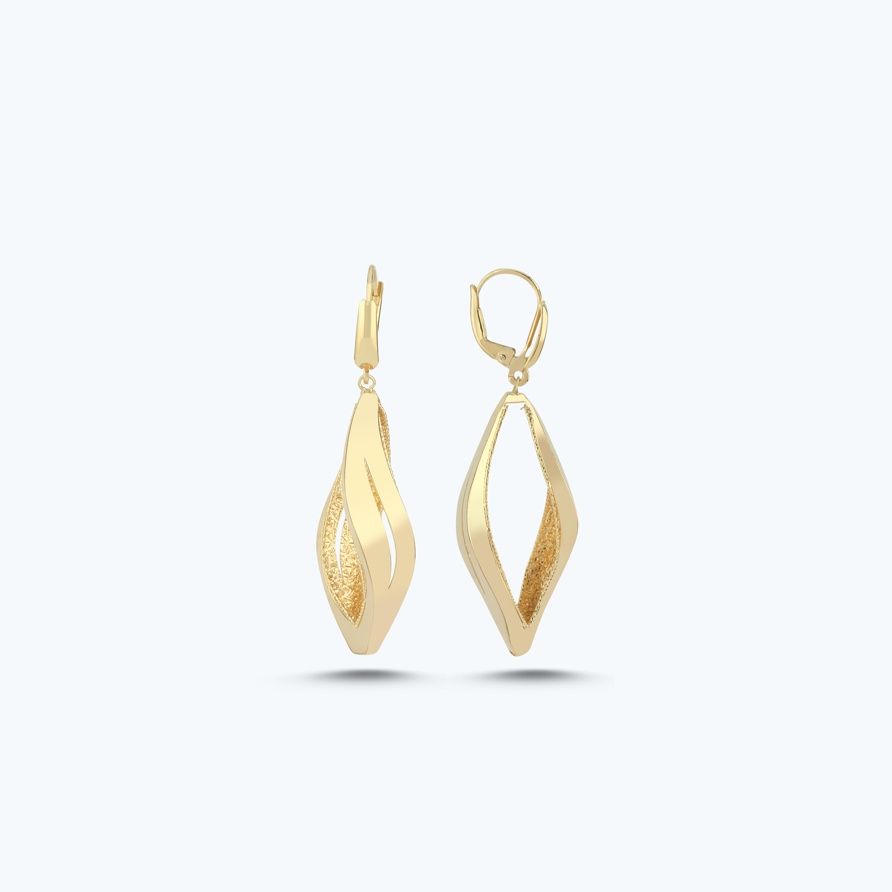 Altın Sallantılı Küpe